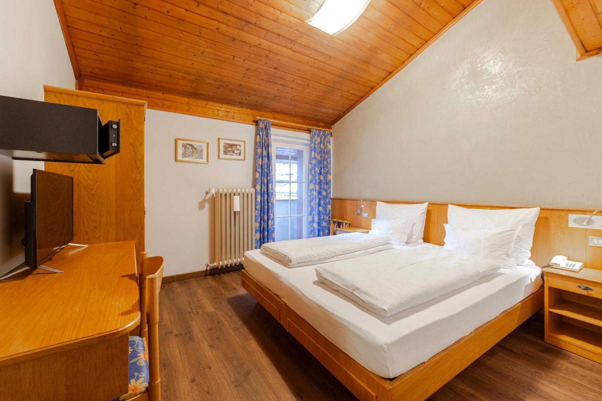 Hotel Stella โมเอนา ภายนอก รูปภาพ