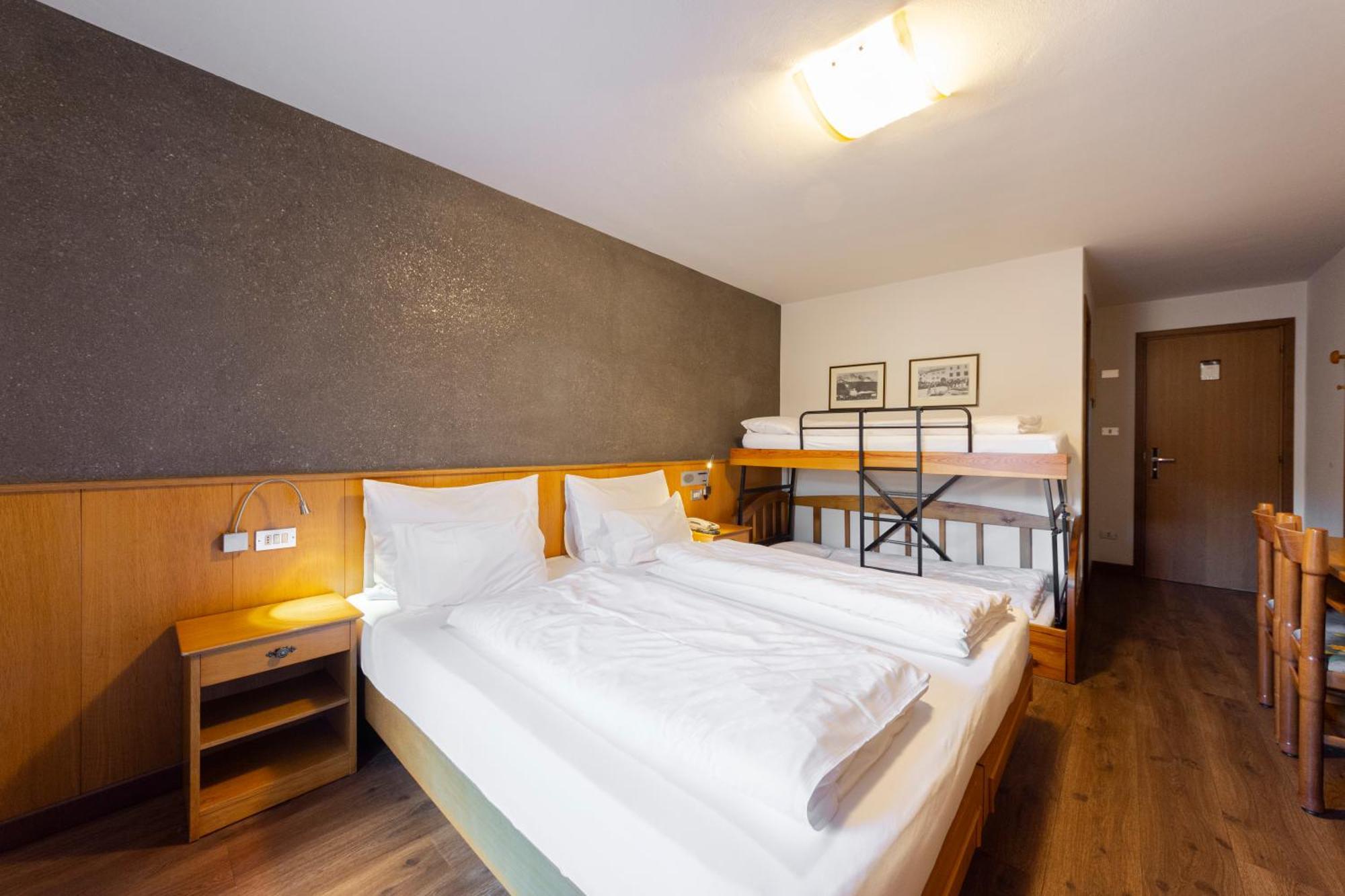 Hotel Stella โมเอนา ภายนอก รูปภาพ