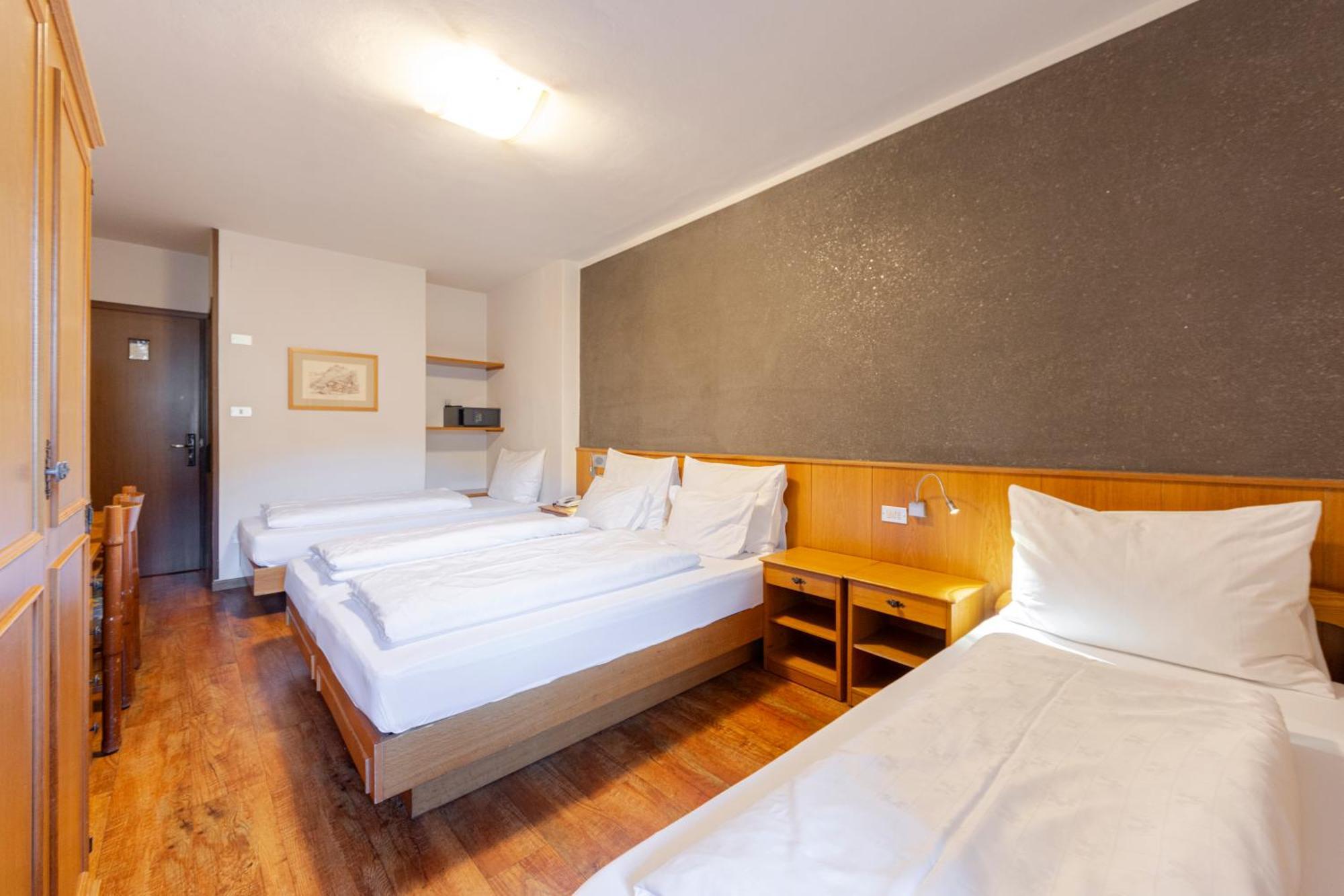 Hotel Stella โมเอนา ภายนอก รูปภาพ