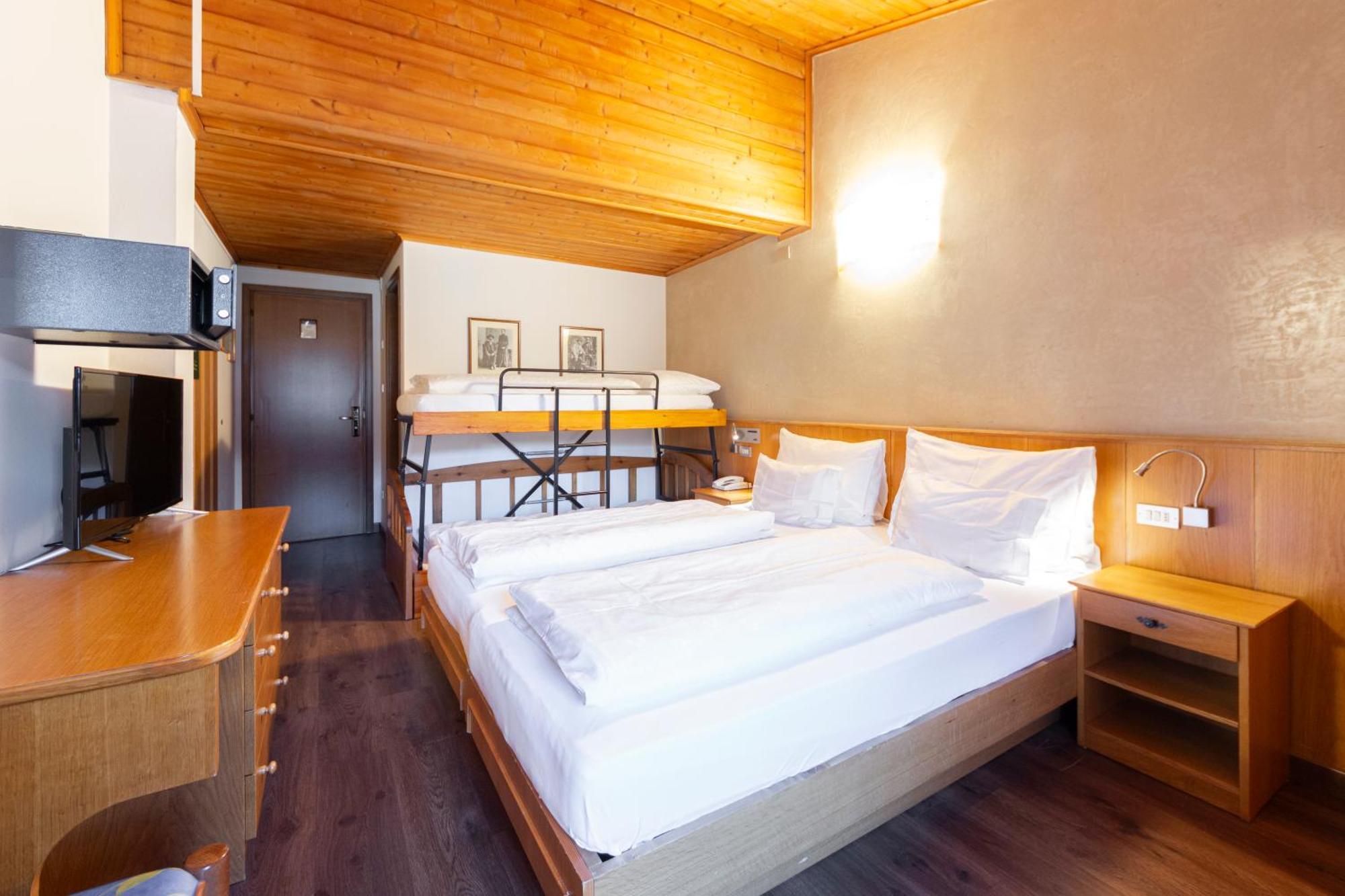 Hotel Stella โมเอนา ภายนอก รูปภาพ